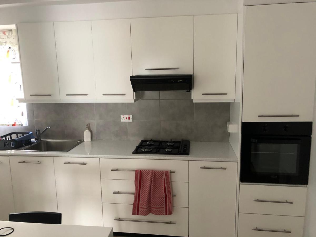 Iflat Lejlighed Limassol Eksteriør billede
